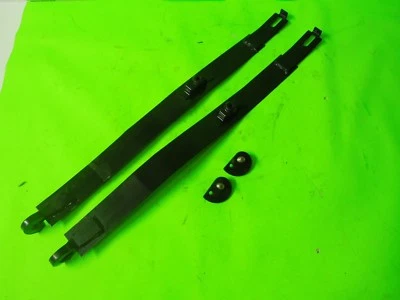 Jaguar XJ8 2002 Vanden Plas tanque de gasolina juego de soportes con pernos usado OEM Foto 1 de 3