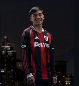 NUEVA CAMISETA ALTERNATIVA AUTÉNTICA RIVER PLATE 25/26 MANGA LARGA - Imagen 1 de 6
