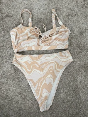 Conjunto de bikini A&F Curve Love estampado de remolino de mármol parte inferior ajustable Foto 1 de 4