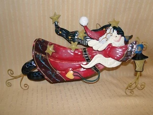 Christmas Decoration METAL FLYING SANTA HANGING SIGN  16" x 11" - Picture 1 of 2