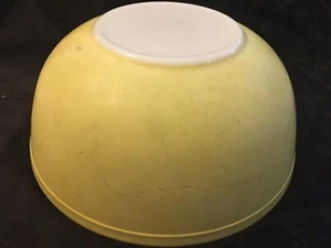 Vintage Large Pyrex Primary Yellow Mixing Nesting  4 Qt Bowl - Picture 1 of 3