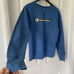 Vintage Champion Jumper Sweatshirt UK M Blue Long Sleeve Made in Honduras - Picture 1 of 13