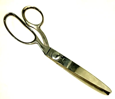 Wiss New Jersey USA 9 1/4 Dress Maker Pinking Shears c1942 - Image 1 of 4