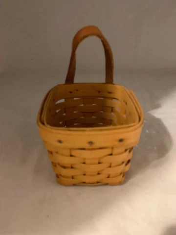 Longaberger 1999 Chive Booking Basket with Leather Handle Cover