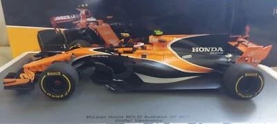 F1 Mclaren Honda MCL32 2017 Stoffel Vandoorne 1:18 Spark - Image 1 of 4