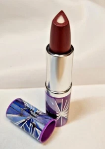 CLINIQUE - "DRAMATICALLY DIFFERENT" Lipstick - Full Size - VOLUME DISCOUNTS - Picture 1 of 5