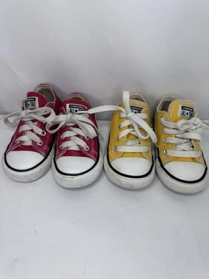 匡威 Converse Chuck Taylor 学步儿童 尺寸 6 低帮帆布鞋 - 批量 2 件 红色和黄色  — 第 1/4 张图片