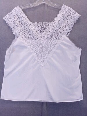 Camisa Metropolitan feminina grande branca rendada reversível sem mangas regata - Imagem 1 de 4