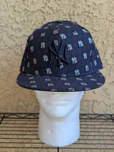 New York Yankees Hat Blue Silver Size 7 5/8 New Era 59Fifty Fitted AOP Mini Logo - Picture 1 of 10
