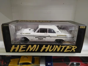 Auto World 1964 Ford Thunderbolt HEMI HUNTER pressofuso 1/18 - Foto 1 di 8