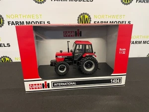 UNIVERSAL HOBBIES 6210 1:32 SCALE CASE IH INTERNATIONAL 1494 4WD TRACTOR - Picture 1 of 3