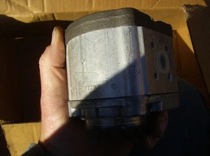 1517222989 BOSCH REXROTH GEAR PUMP - Picture 1 of 4