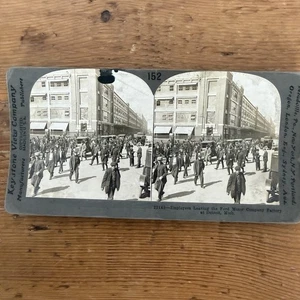 Stereoview foto reale dipendenti che lasciano Ford Motor Company Detroit Michigan card - Foto 1 di 4