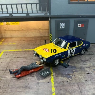 Diorama Garage 1/43 Meccanico Su Torin Rolling Garage/Shop Creeper Set 3 - Immagine 1 di 4