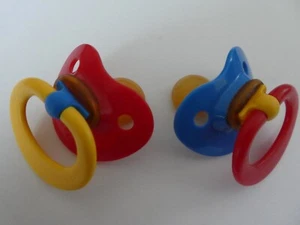 2 NUK Schnuller aus Sammlung - Bild 1 von 5