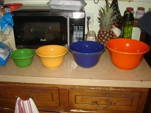 Set completo ciotole nido Hall Radiant Ware vintage verde - giallo - blu - arancione - Foto 1 di 12