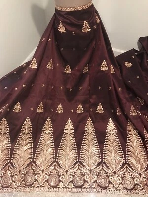 Tela borgoña negra dorada borde iridiscente bordado lentejuelas 50” ancho 1 yarda Foto 1 de 4