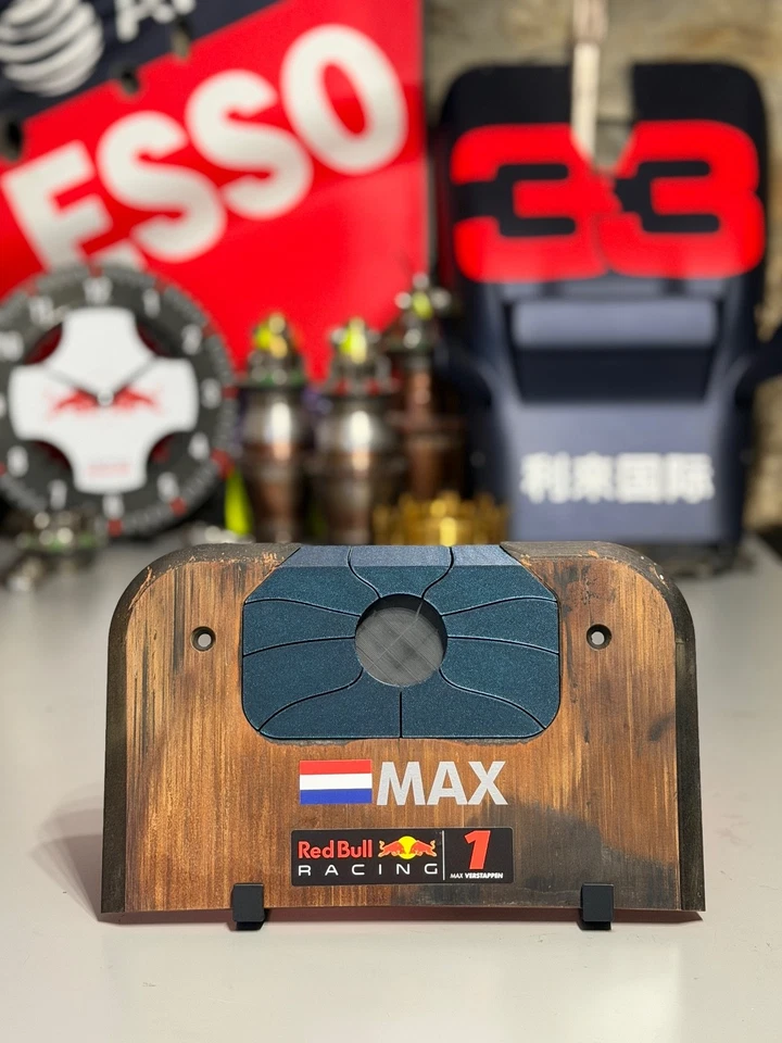 MAX VERSTAPPEN F1 MEMORABILIA RACE USED PLANK RED BULL RACING WORLD CHAMPION 309 — 第 1/4 张图片