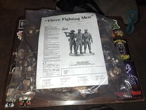 Three Fighting Men model kit 1/10 - Picture 1 of 6