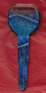 HD-103 CAR KEY BLANK DENNUM PRINT PLASTIC TOP - Picture 1 of 1