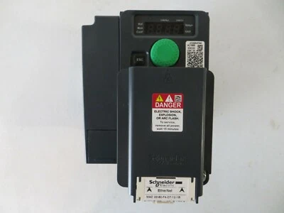 Schneider Electric Altivar 320 1HP AC Drive ATV320U07N4C - Imagem 1 de 4