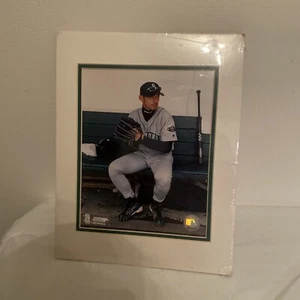 ICHIRO SUZUKI 8x10 Photo File Action Color Seattle Mariners MLB Baseball - Picture 1 of 8