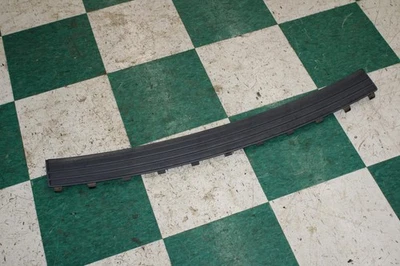 11-22 GRAND CHEROKEE Black Plastic Rear Back Bumper Top Step Finish Panel Pad OE Foto 1 de 4