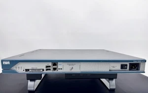 CISCO 2811 2-portowy router 10/100 z 4 modułami - Zdjęcie 1 z 7