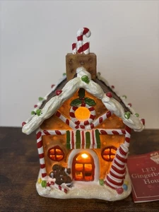 Casa de pan de jengibre iluminada con LED a pilas para cabaña de menta de resina NUEVO - Imagen 1 de 6