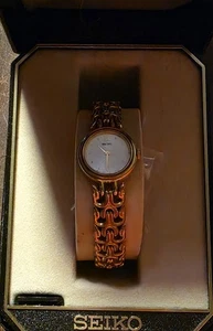 Vintage Seiko Ladies Gold Tone Watch With Case - Picture 1 of 3