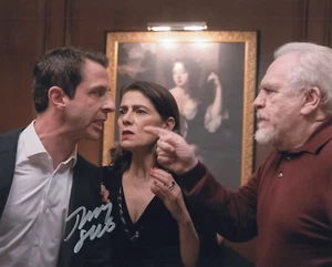 Jeremy Strong signed Succession Kendall Roy 8x10 photo autographed #2 - Bild 1 von 1
