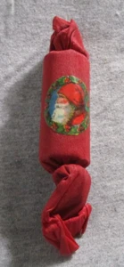 Medias de Navidad tempranas de los años 1910-1920 SANTA juguete con tapa roja pegatina original C - Imagen 1 de 3