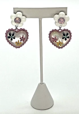 Pendientes colgantes Betsey Johnson Flower Power corazón floral nuevos con etiquetas Foto 1 de 4