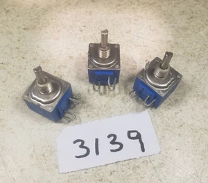 Lot of (3) New! Bourns 82C1AF20G10 1K Reverse Audio Taper Potentiometer - Picture 1 of 3
