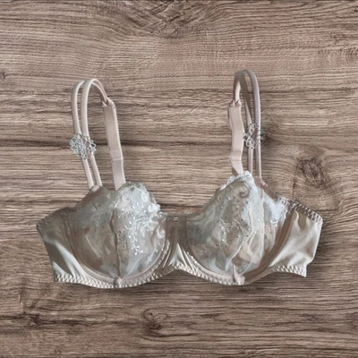 Elegante sujetador transparente bordado de encaje de lujo Simone Perele - rosa suave Foto 1 de 4