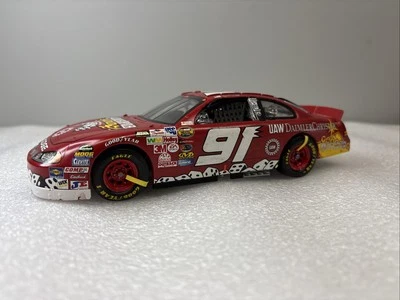Bill Elliott #91 2004 UAW Daimler Chrysler Dodge 1:24 Scale Plastic Built Model - Image 1 of 4