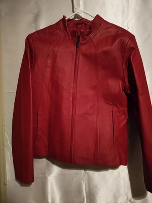 Chaqueta de cuero roja vintage KC solo usada un par de veces talla mediana. Foto 1 de 3