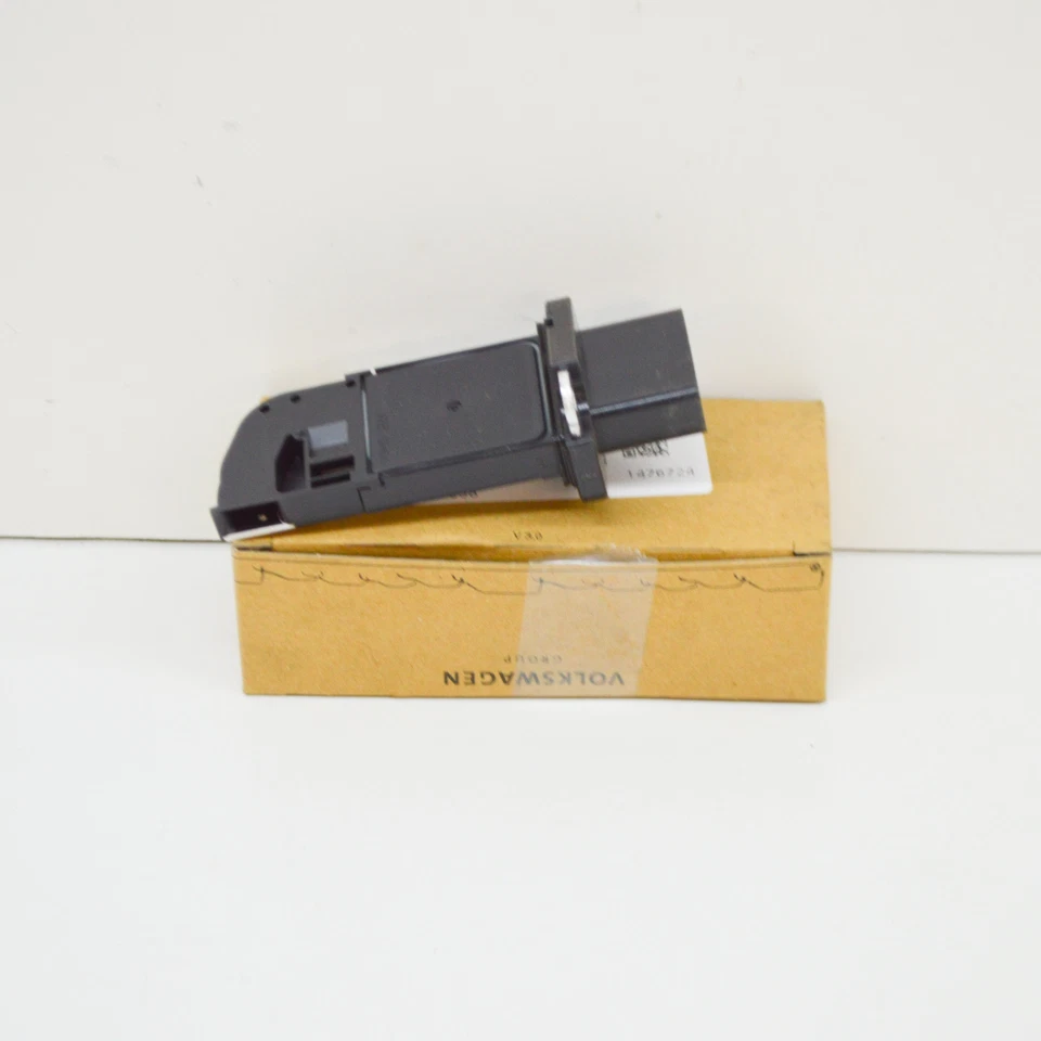 Audi A3 2006 Air Flow Mass Meter 06F906461A