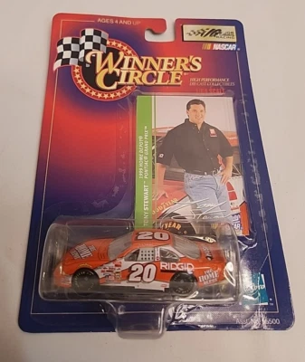 Tony Stewart # 20 NASCAR 1:64 Diecast Car Winner's Circle NUEVO Stock Antiguo Foto 1 de 4