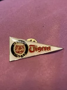 Detroit Tigers VINTAGE Pennant Pin - Picture 1 of 2