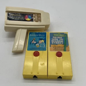 1973 Fisher Price Movie Viewer with Two Cartridges Sesame Street & Disney Tested - Picture 1 of 6