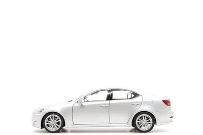 AUTOart 1:18 Lexus IS350 in Tungsten Pearl Metallic - Image 1 of 4