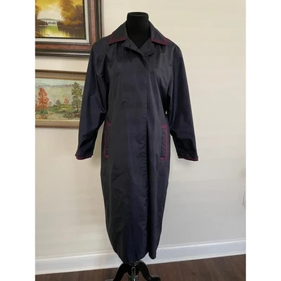 De colección. Chubasquero cortavientos TOTES TALLA 10P azul marino con contraste granate Foto 1 de 4