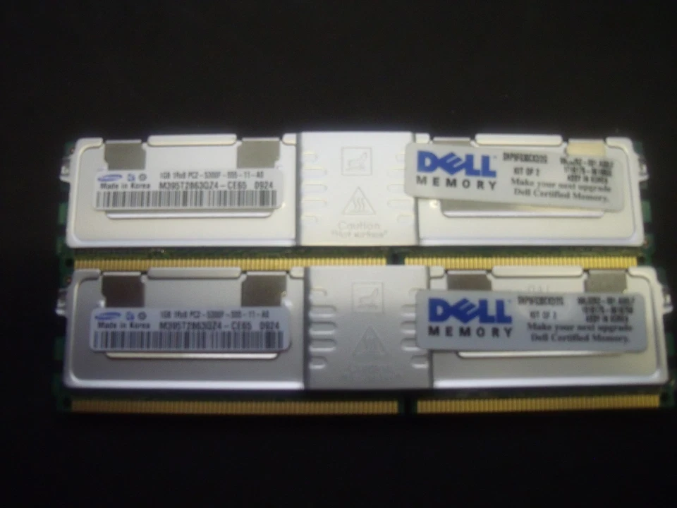 Dell SNP9F030CK/2GB 9F030 2GB (2X1GB) 1RX8 PC25300F 667MHZ ECC Server Memory - Image 1 of 1