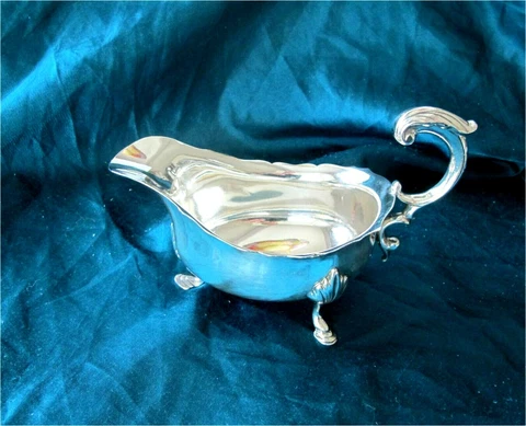 1922 Georgian style sterling silver antique sauce tureen boat London superb Cover