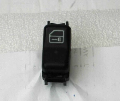 Interruptor de bloqueo de puerta Mercedes C220 / C230 / C280 W202 1994-1997 2028204010 Foto 1 de 4