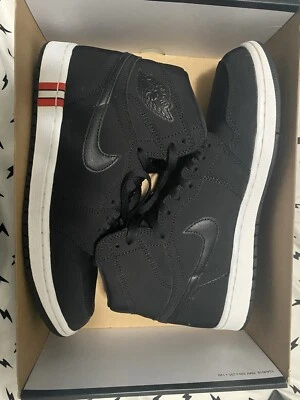 Talla 10.5 Poco Uso - Paris Saint-Germain (PSG) x Air Jordan 1 Usado.  Foto 1 de 4