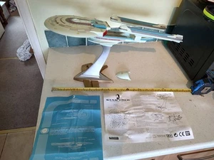 Star Trek Enterprise B By Play Mate's In Good Condition And Play's Sounds&lights - Picture 1 of 9