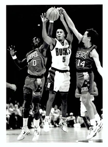 Foto de colección Bucks Eric Murdock 76ers 1993 Jeff Hornacek Orlando Woolridge - Imagen 1 de 2
