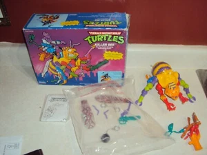 TMNT KILLER BEE 1990 PLAYMATES VINTAGE COMPLETO DI SCATOLA RICAMBI INUTILIZZATI E LIBRETTO - Foto 1 di 6